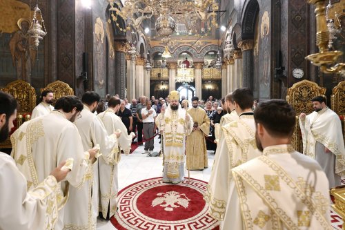 Sfinții Apostoli Petru și Pavel prăznuiți la Catedrala Patriarhală din București