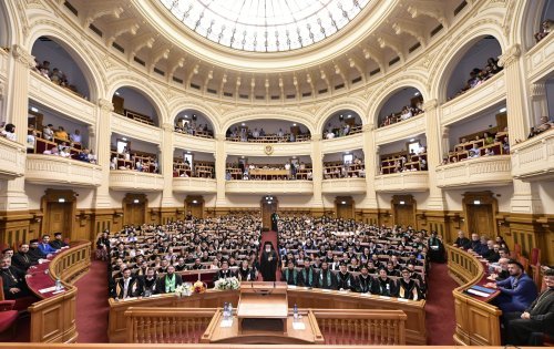 Absolvenții Facultății de Teologie Ortodoxă din București, la ceas de sărbătoare
