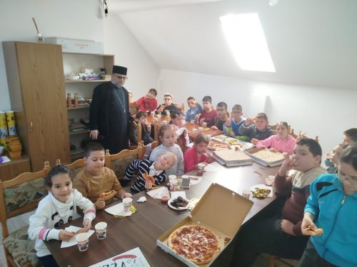 Centrul „Sfântul Nicolae” din Sighişoara, şcoală pentru sufletele copiilor Poza 367803