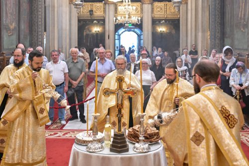 Doi patriarhi ai României pomeniți în rugăciune pe Colina Bucuriei