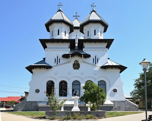 Sclipirile Luminii: Biserica „Sfântul Proroc Ioan Botezătorul”-Chitila, Ilfov