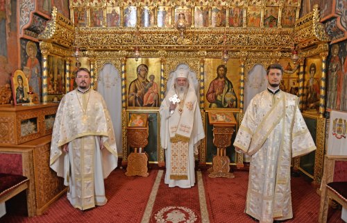 „Dumnezeu dorește ca oamenii să împlinească voia Lui în mod liber”
