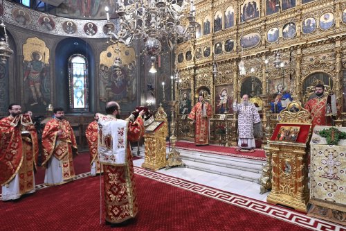 Înălțarea Sfintei Cruci sărbătorită la Catedrala Patriarhală