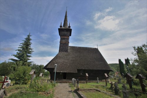 Număr mare de vizitatori la bisericile din lemn din Maramureș