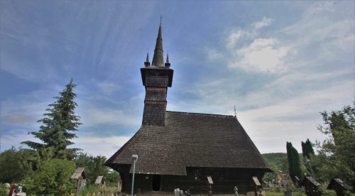 Număr mare de vizitatori la bisericile din lemn din Maramureș