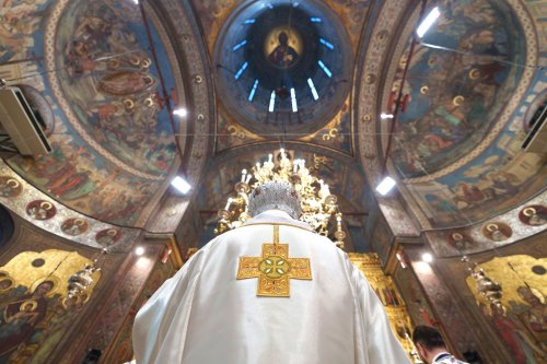 Sclipirile Luminii: Sub semnul Sfintei Cruci