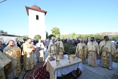 Bucurie duhovnicească într-o comunitate prahoveană