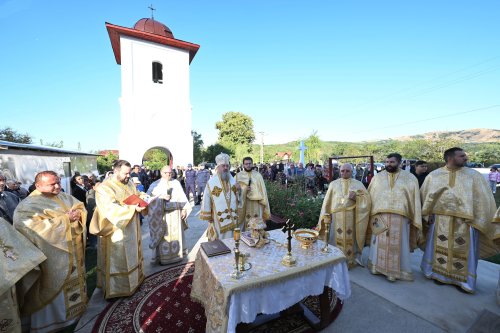 Bucurie duhovnicească într-o comunitate prahoveană