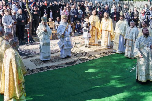 Biserica Parohiei Agafton a fost sfințită de doi ierarhi Poza 375866