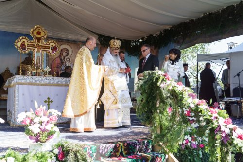 Biserica Parohiei Agafton a fost sfințită de doi ierarhi Poza 375871