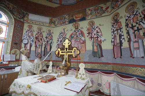 Slujba de târnosire a bisericii din Parohia Mogoșești, județul Maramureș Poza 376137
