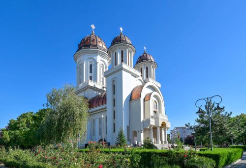 Sclipirile Luminii: Catedrala „Naşterea Domnului” din Brăila