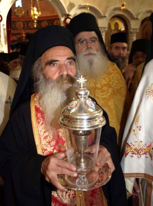 Fântâna lui Iacob - la izvor împreună cu mult nevoitorul arhimandrit Justinos Poza 376790