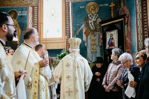 Resfințirea Bisericii „Adormirea Maicii Domnului” din Câmpia Turzii Poza 376737