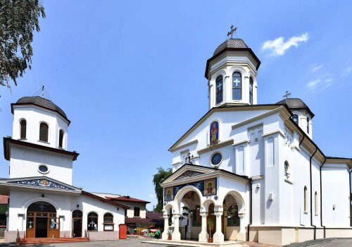 Sclipirile Luminii: Biserici şi paraclise din Bucureşti închinate Sfintei Cuvioase Parascheva