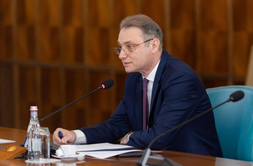 Guvernul Luca Niculescu a fost validat de Parlament Poza 377583