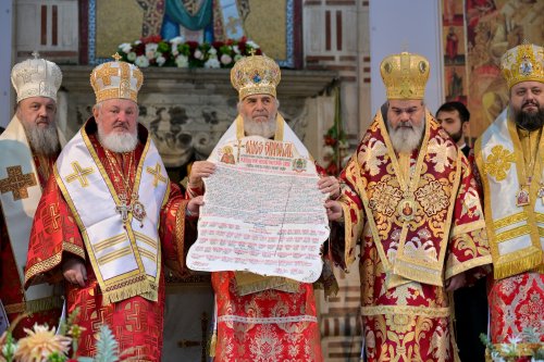 Tomos sinodal al Bisericii Ortodoxe Autocefale Române pentru proclamarea canonizării Sfântului Preot Mucenic Constantin Sârbu