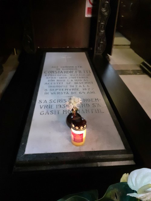 Biserica „Sfântul Dumitru-Poştă”, haina nobleţii pe umerii tinereţii Poza 377220
