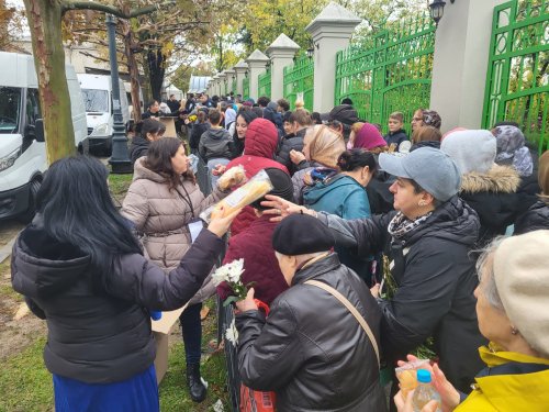 Credincioșii susținuți în efortul pelerinajului cu daruri din partea protoieriilor