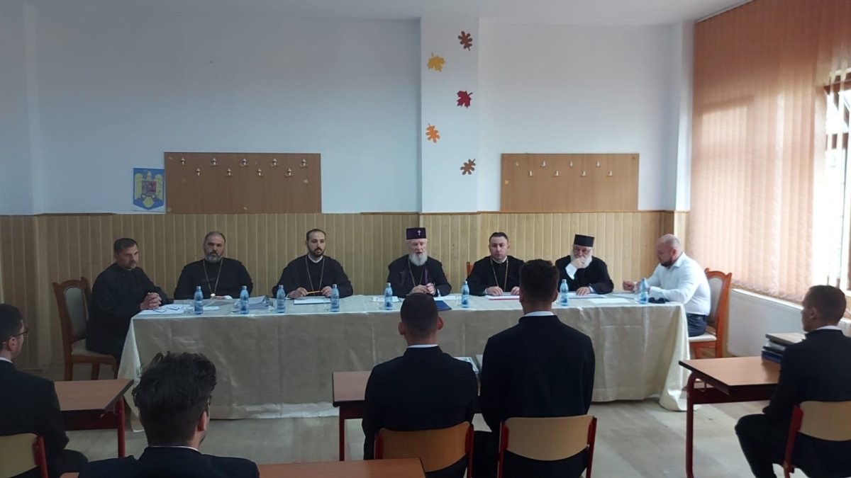 Examen de atestat la Seminarul Teologic din Târgoviște