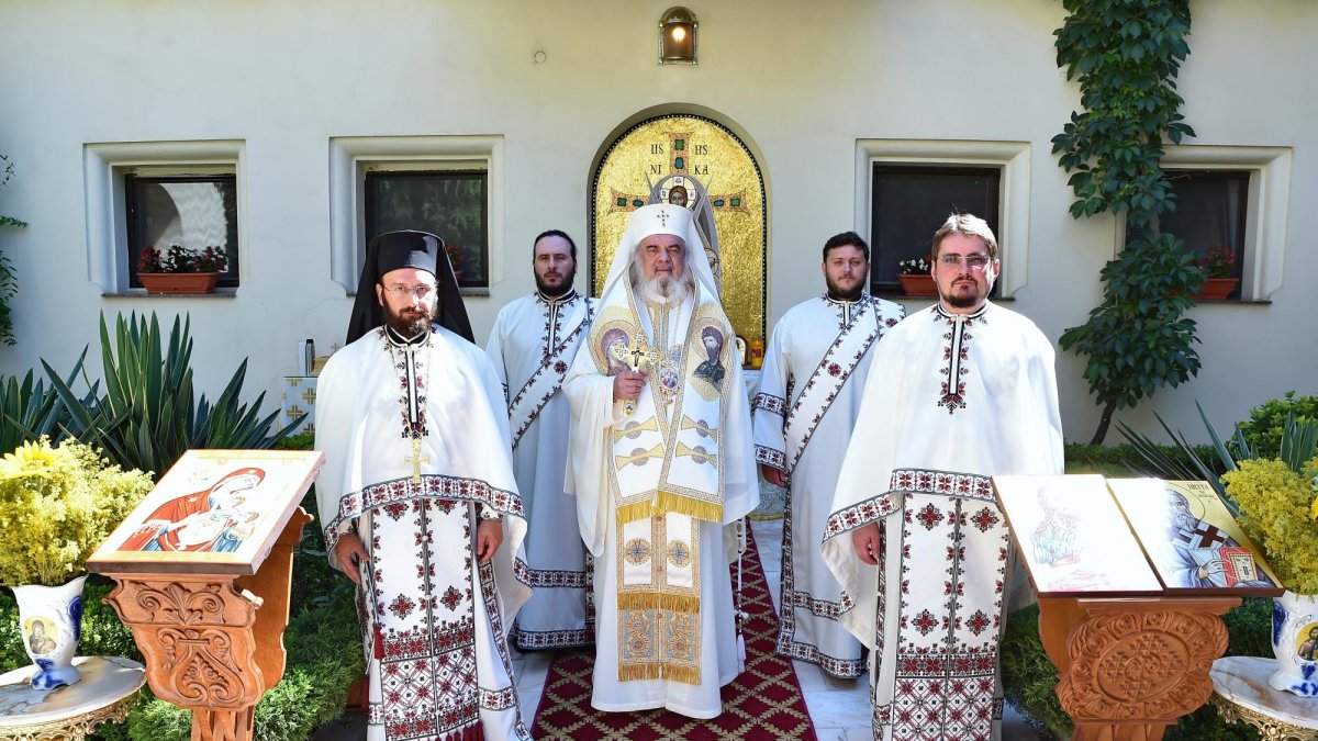 Cinstirea Înaintemergătorului Ioan la Altarul de vară al Reşedinţei Patriarhale
