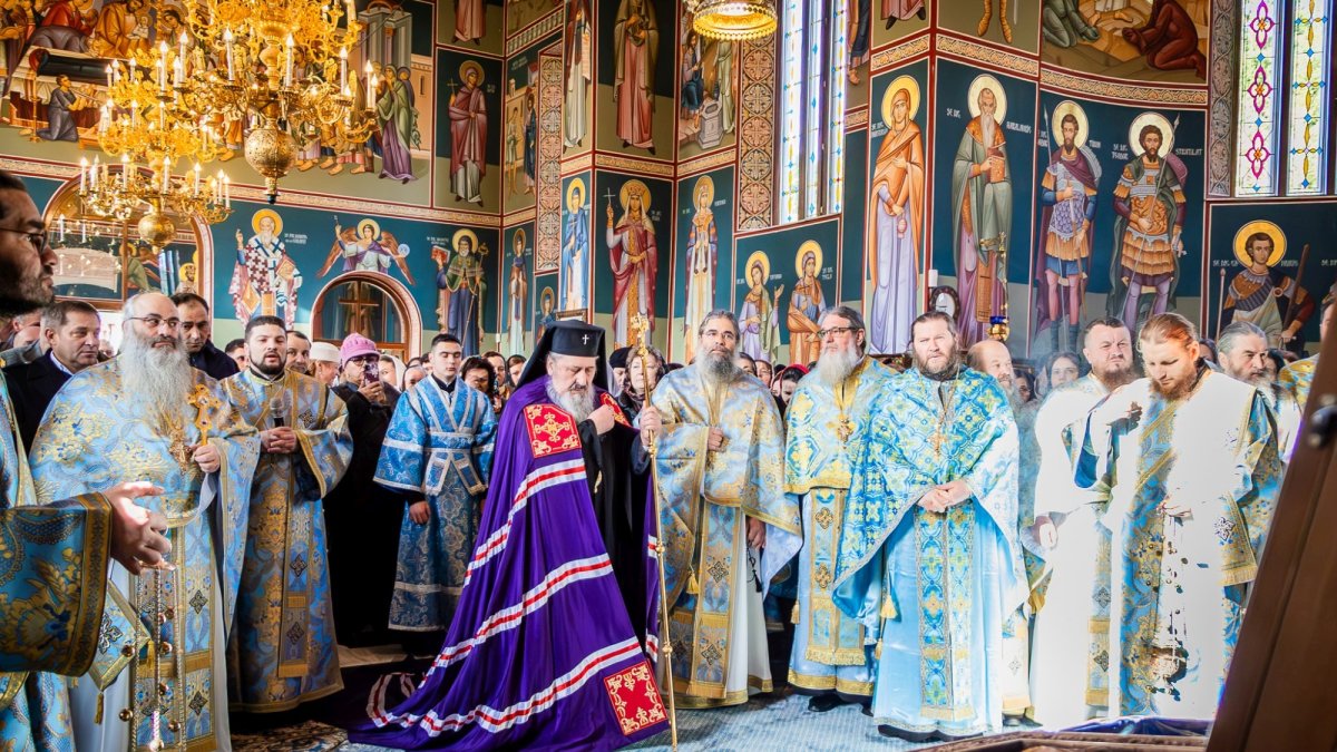 Comuniunea sfinţilor la hramul istoric al Mănăstirii Sihăstria Putnei