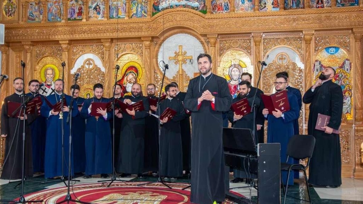 Corala „Armonia” din Constanța a concertat la Onești