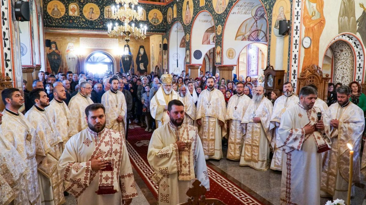 Arhiepiscopul Calinic al Argeșului și Muscelului la locurile natale din Neamț