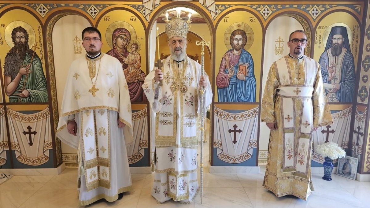 Slujire în paraclisul casei „Sfântul Ștefan cel Mare” din Alba Iulia