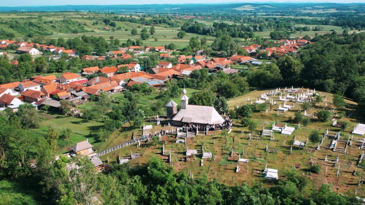 Sfințirea bisericii de lemn din Românești, județul Timiș