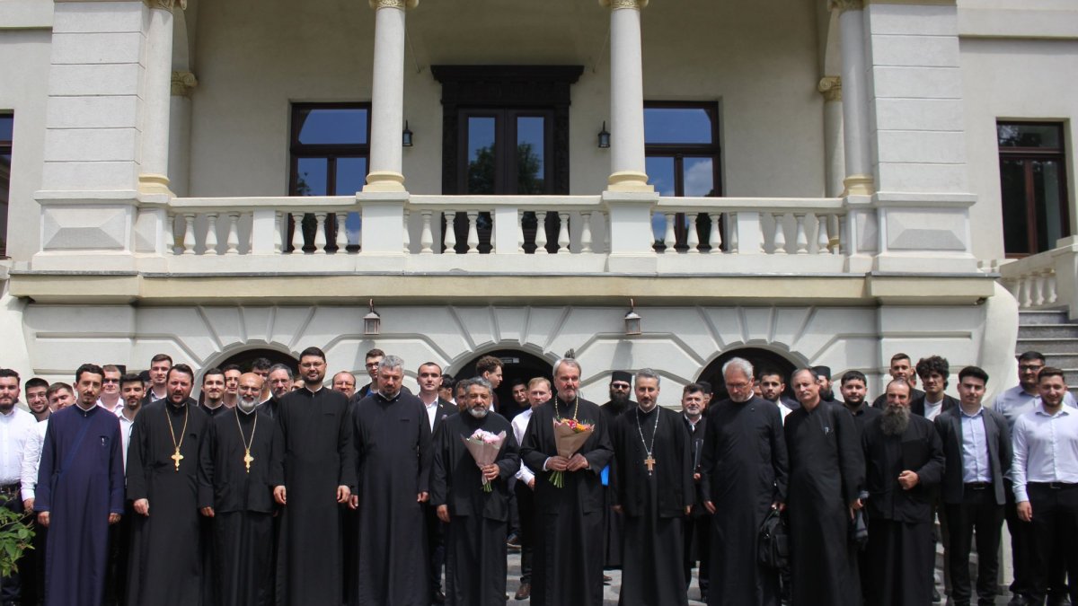 Lansarea volumului de Istorie bisericească universală la Craiova