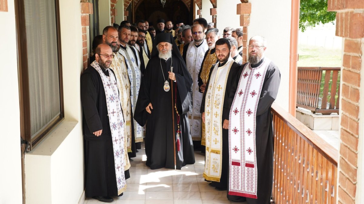 Preoţi şi medici brăileni întruniţi în conferinţă la Lacu Sărat