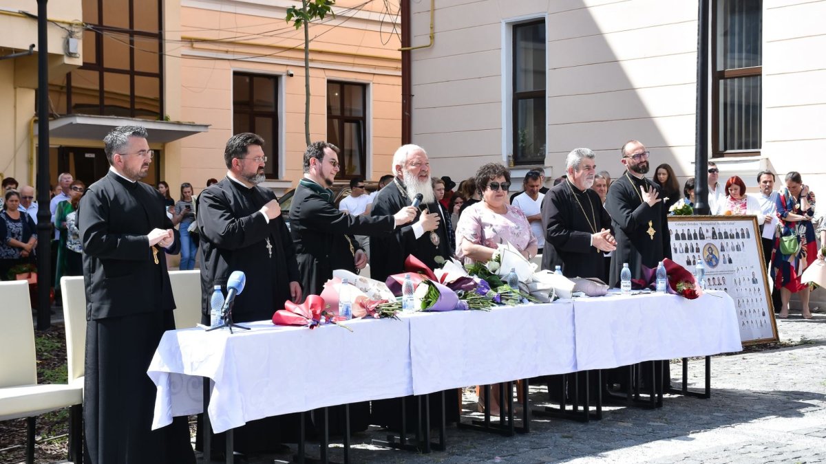 Festivitatea de absolvire la Colegiul „Mitropolitul Nicolae Colan” din Cluj‑Napoca