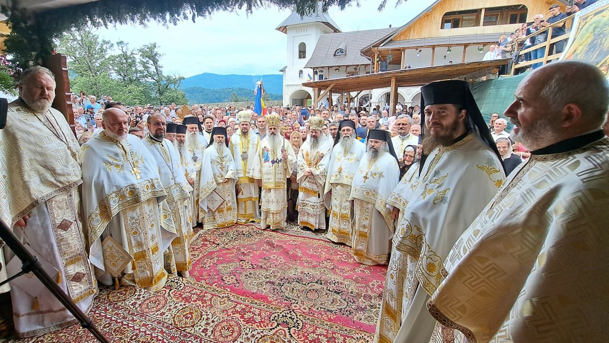 Casa Sfinților Iosif și Chiriac de la Bisericani a primit haină nouă luminoasă