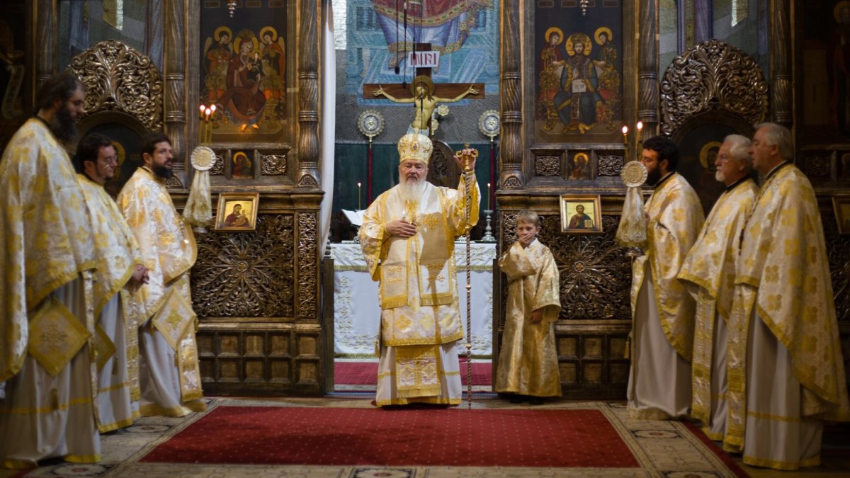 Slujire arhierească la Catedrala Mitropolitană din Cluj-Napoca în Duminica a 6-a după Paști
