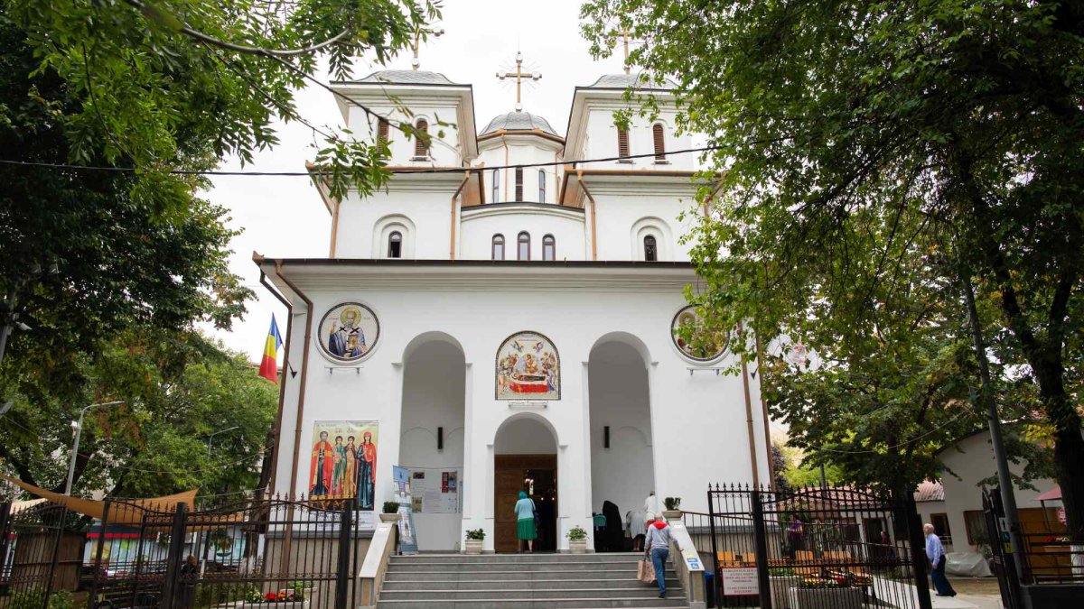 Biserica Iancu Vechi‑Mătăsari din Capitală îşi sărbătoreşte hramul de toamnă