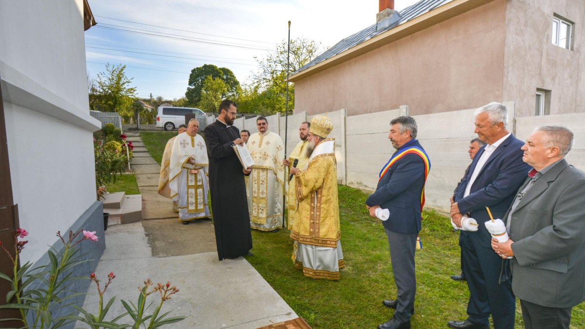 Biserica parohiei oltene Ghioșani a fost resfințită