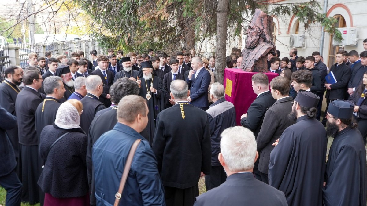 Întrunirea „Colegiului Decanilor” - cooperare academică pentru intensificarea misiunii învățământului teologic ortodox universitar 