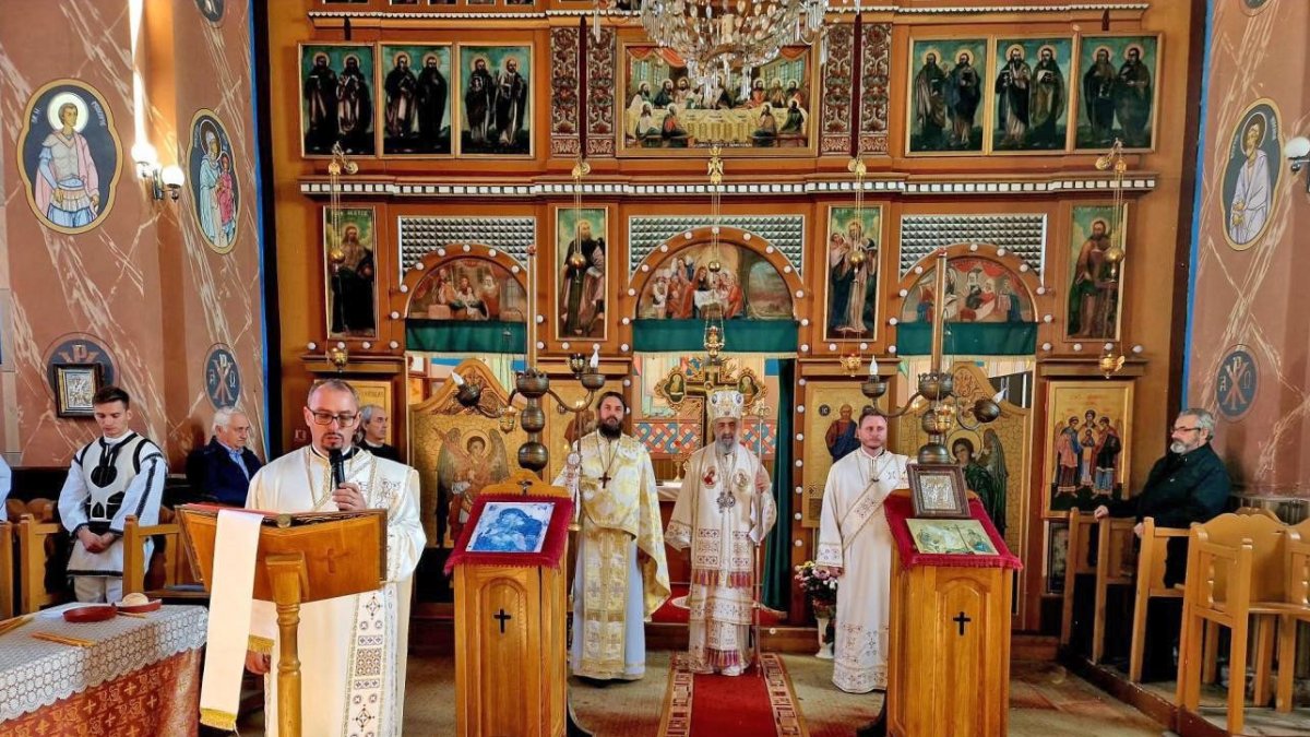 Popas de rugăciune în satul Căstău