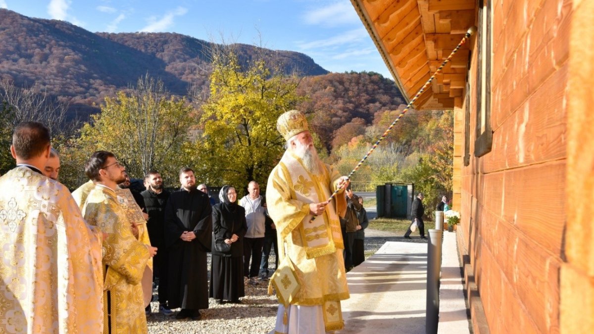 Sfințirea metocului Mănăstirii Stânișoara din Vâlcea