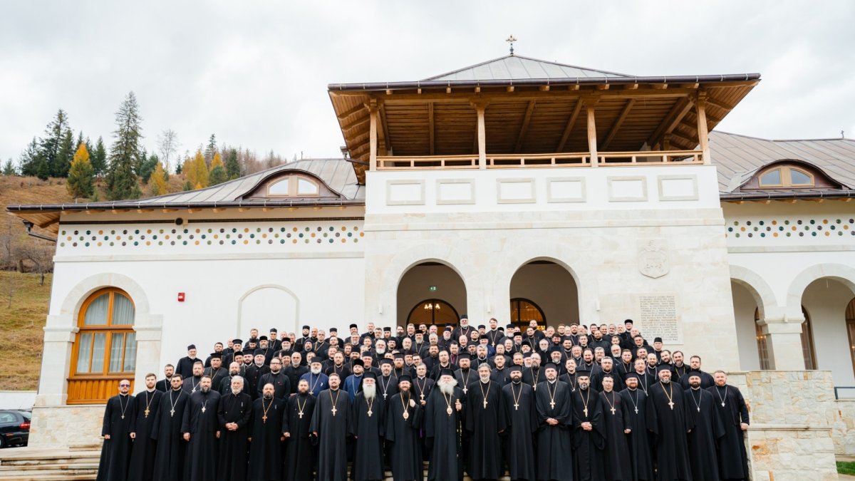 Clericii din Protopopiatul Rădăuți s‑au reunit la Mănăstirea Putna