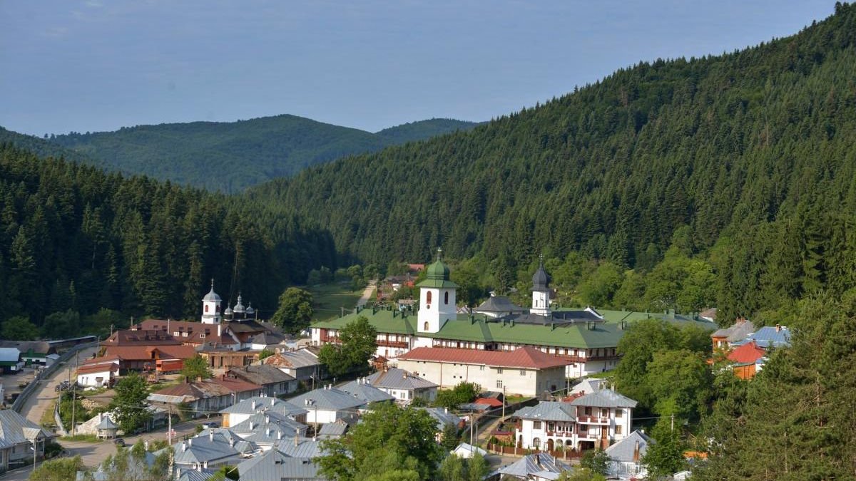  Agapia, loc al ospitalității și al întâlnirilor de suflet