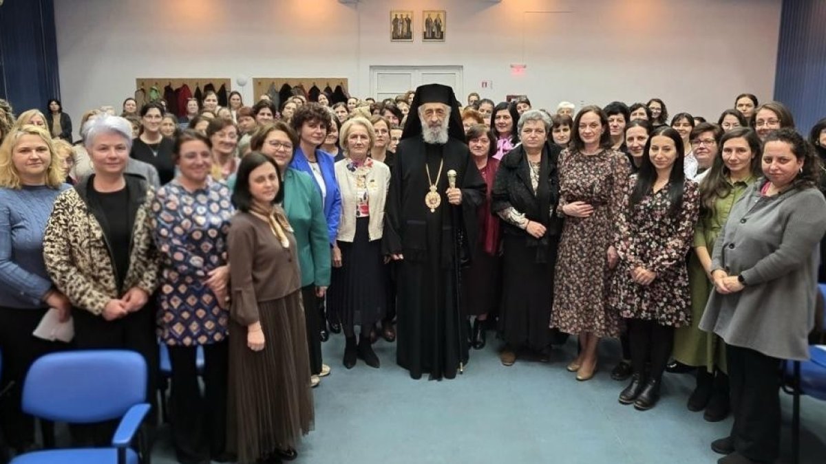 Societatea Femeilor Ortodoxe din Arhiepiscopia Alba Iuliei a sărbătorit 10 ani de activitate