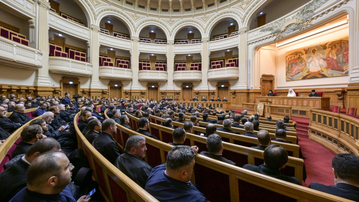 Clericii prahoveni s-au reunit la Palatul Patriarhiei