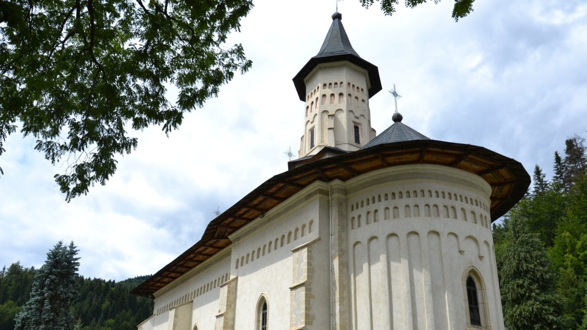 Mănăstirea Slatina, o academie a spiritului