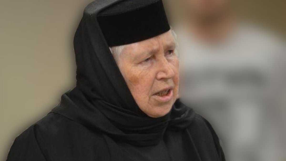 Stavrofora Elena Simionovici sau lumina aşezată peste culorile Voroneţului