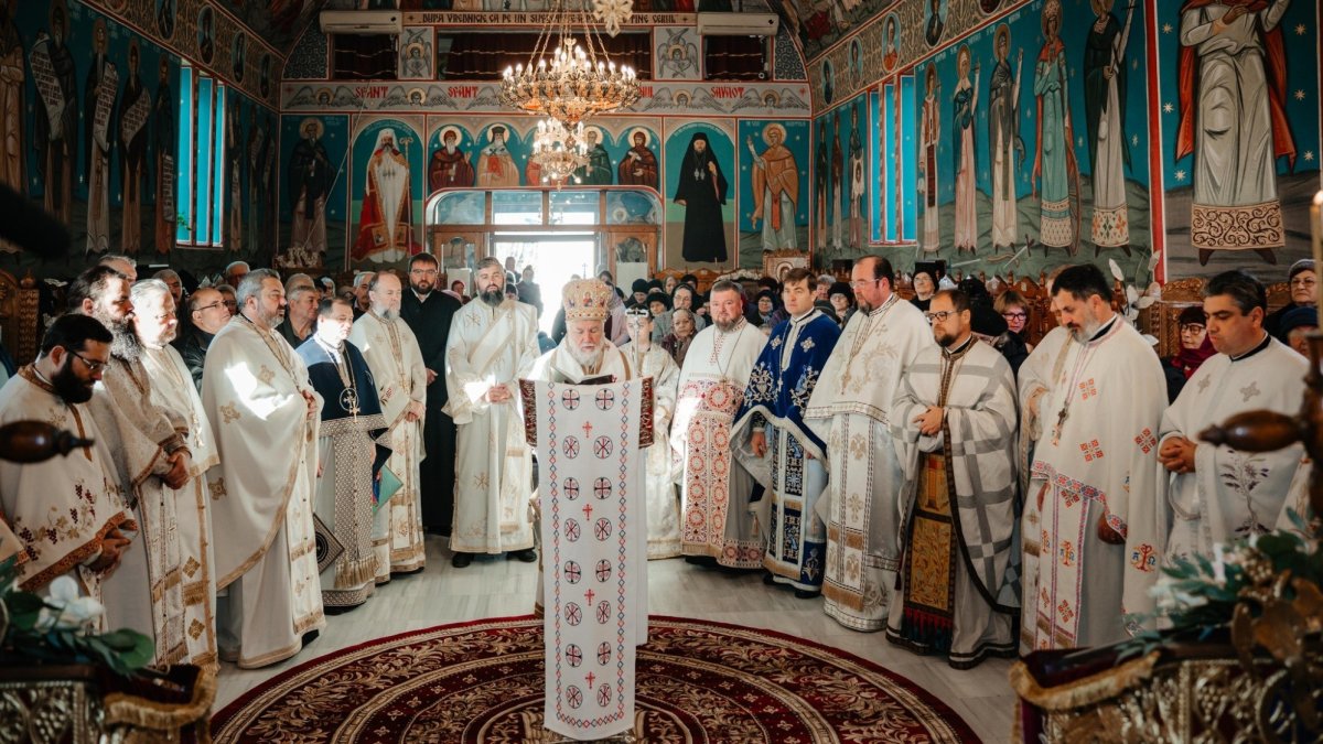 Slujire arhierească la Biserica „Sfântul Stelian” din Măcin