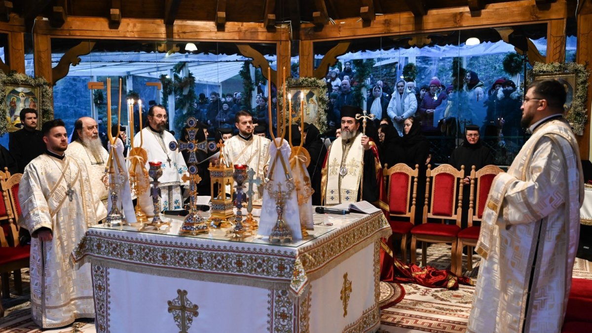 Simpozion teologic și priveghere la Mănăstirea Prislop, în cinstea Sfântului Cuvios Mărturisitor Arsenie