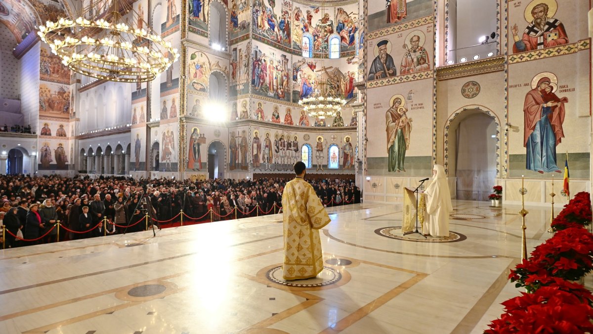 Sărbătoarea Sfântului Apostol Andrei, cel întâi chemat, Ocrotitorul României şi al Catedralei Naţionale, este confirmarea credinţei apostolice a poporului român