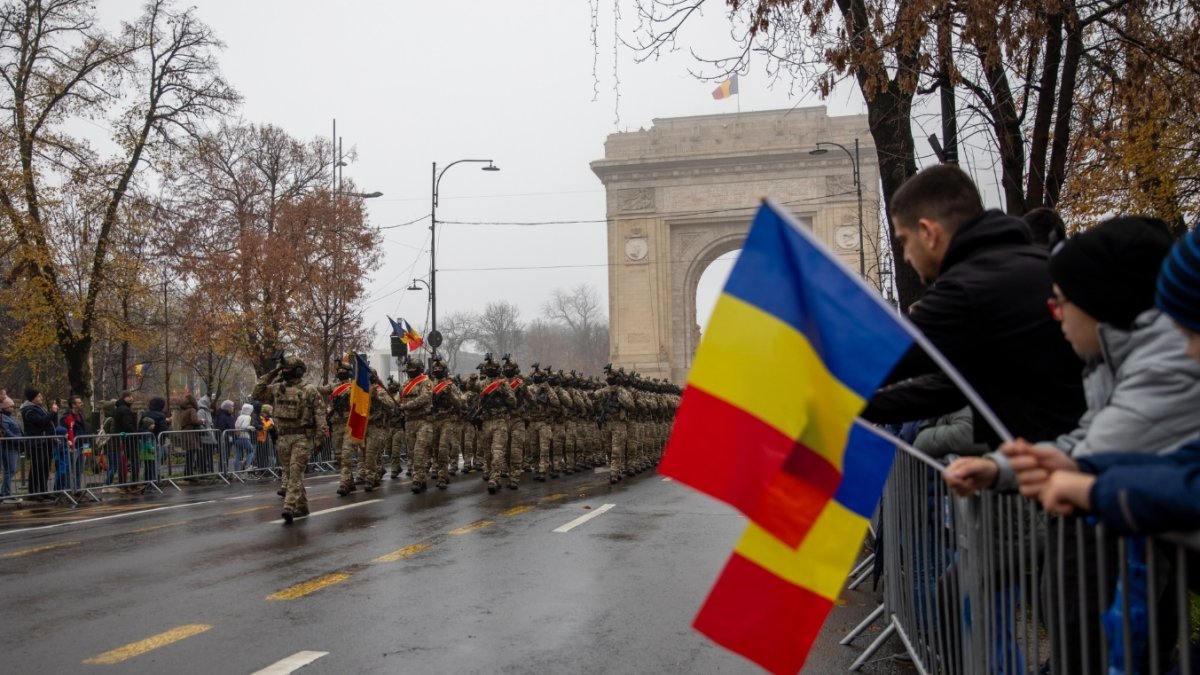 Ceremonia militară de 1 Decembrie la Arcul de Triumf